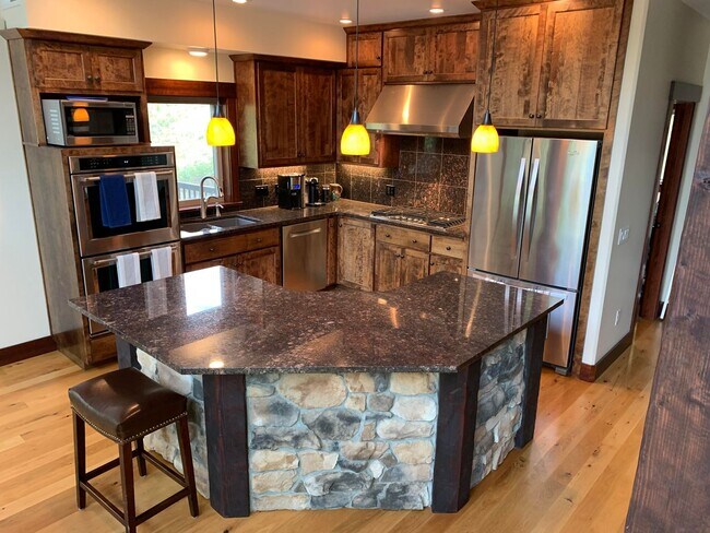 Foto del edificio - Custom Built Home on the Clearwater River - 20 minutes from Lewiston, ID