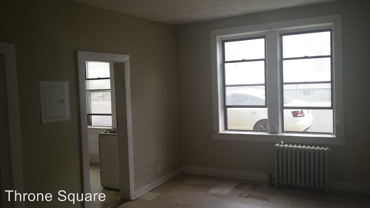 Building Photo - 402 Hawthorne Ave