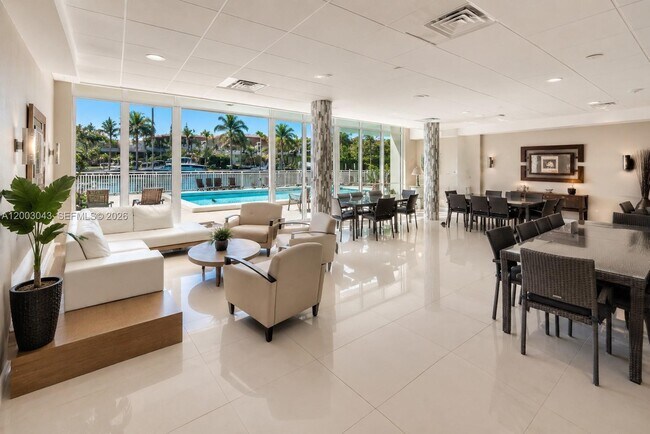 Foto del edificio - 9500 W Bay Harbor Dr