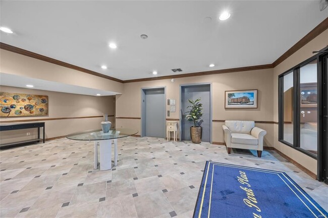 Foto del edificio - 250 S Brentwood Blvd