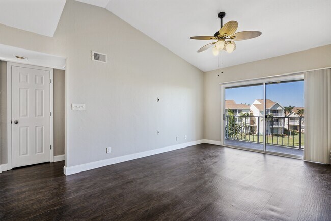 Foto del edificio - 650 Island Club Ct
