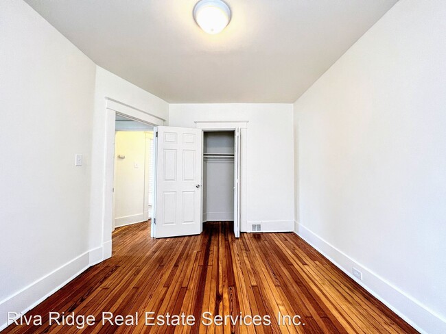 Building Photo - 4 br, 1 bath House - 301 Broadway Avenue