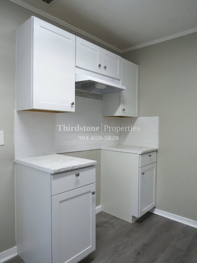 Building Photo - 2913 W 2nd St