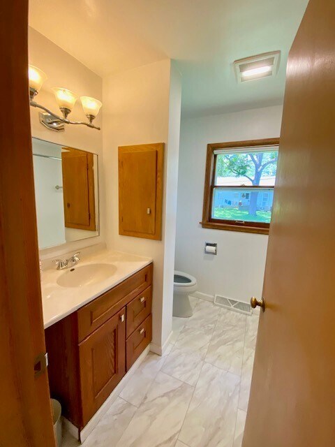 Baño - 310 Eugenia Ave