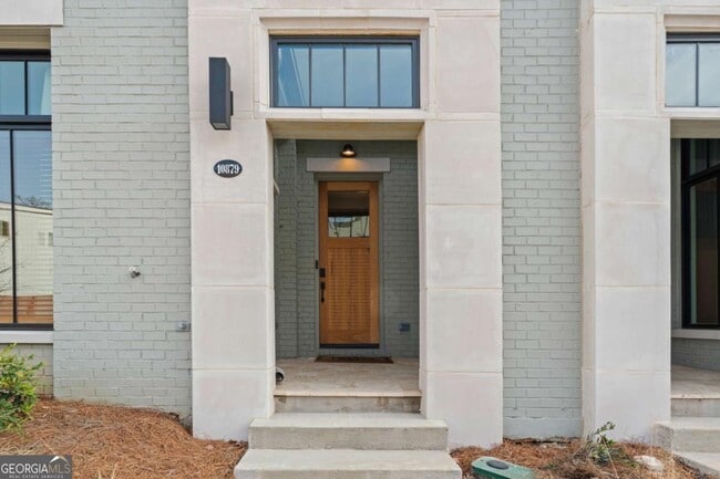 Building Photo - 10879 Serenbe Ln