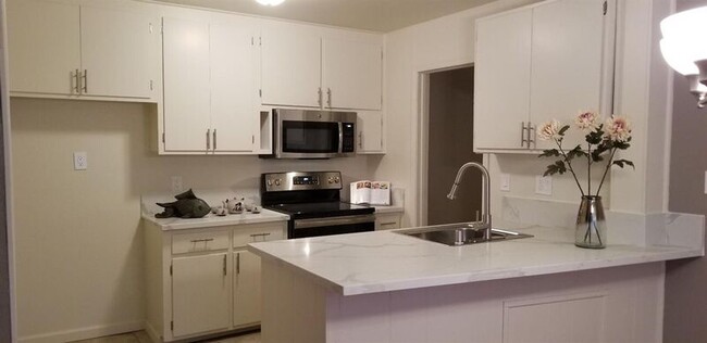 Foto del edificio - 3208 Hurley Way