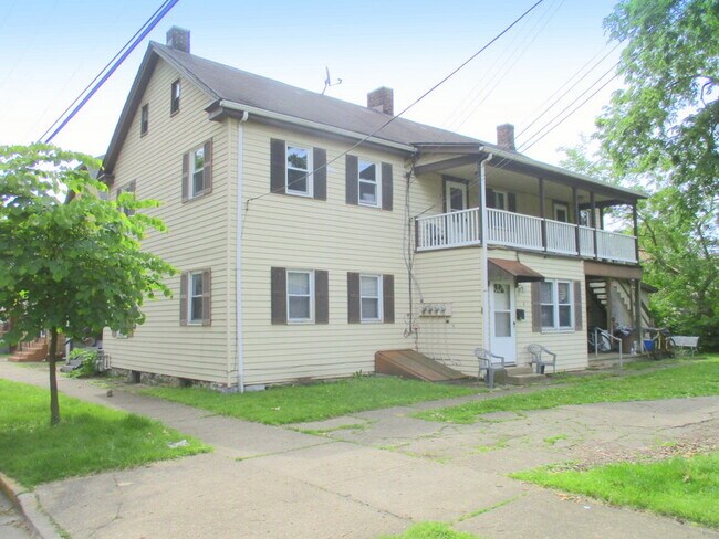 Building Photo - 272 13th St