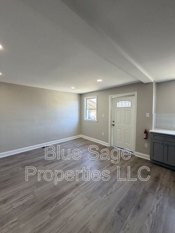 Foto del edificio - 1012 Burnside Rd