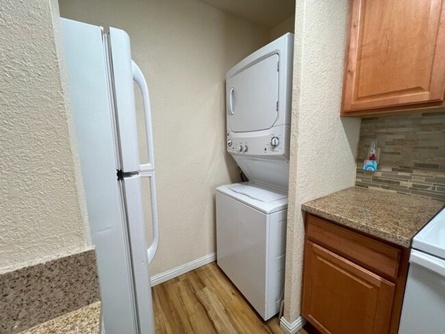 Building Photo - Beautiful Two Story Condo near Meadowoo...