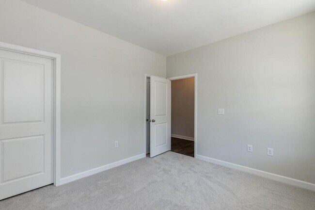 Building Photo - 50 Maximus Cir