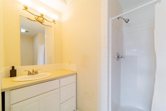 Foto del edificio - 1738 Rutland Dr