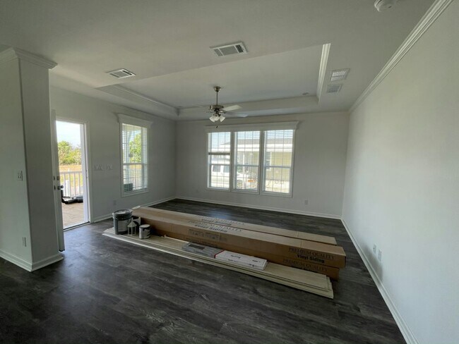 Building Photo - 34669 Ballyhoo Dr