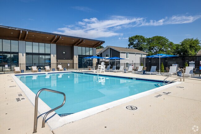 Piscina - Addison at Princeton Meadows