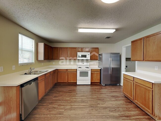 Foto del edificio - 16508 Jasmine Springs Dr