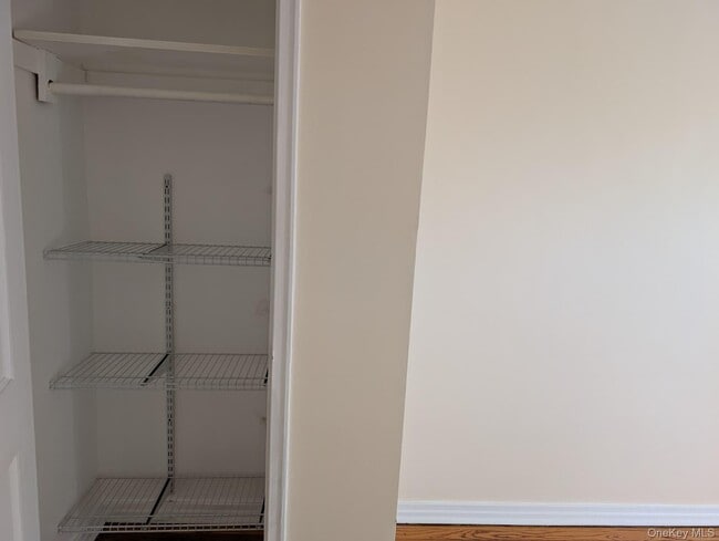 Foto del edificio - 75-40 197th St