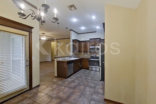 Foto del edificio - 4920 NW 164th Terrace