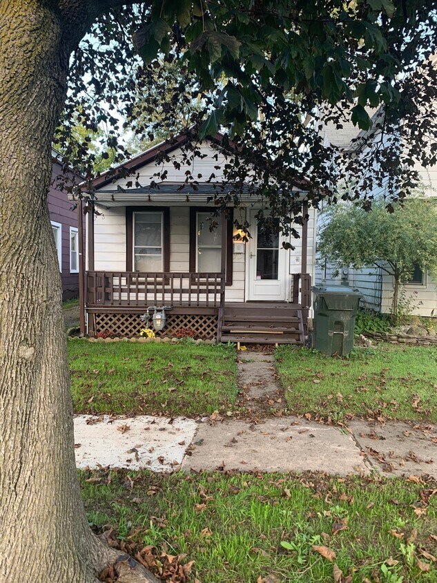 377 Falconer St, North Tonawanda, NY 14120 House Rental in North