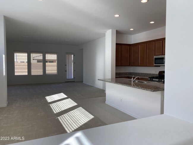 Foto del edificio - 442 W Golden Aspen Dr