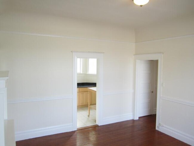 Building Photo - 2 bedroom in San Francisco CA 94117