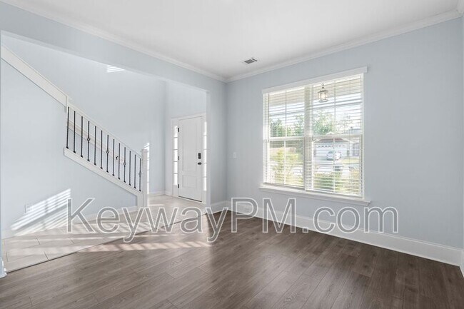 Building Photo - 634 Jensen Ln