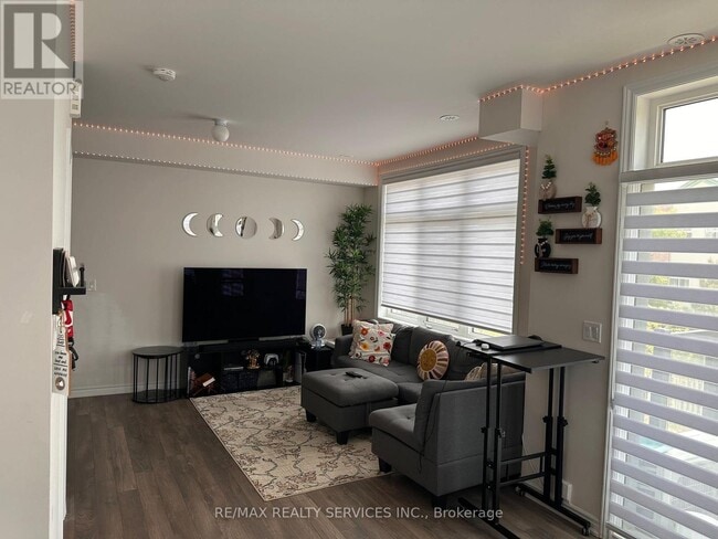 Building Photo - 70-470 Halliford Pl