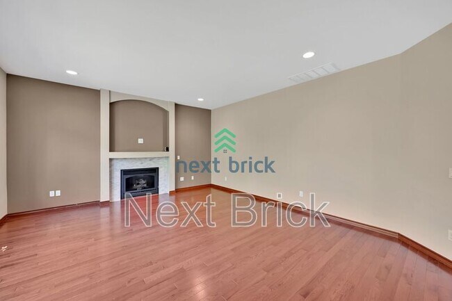 Building Photo - 121 Jonathan Rd