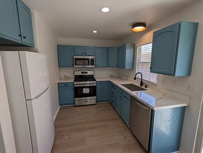 Foto del edificio - 7154 Barberry Ave