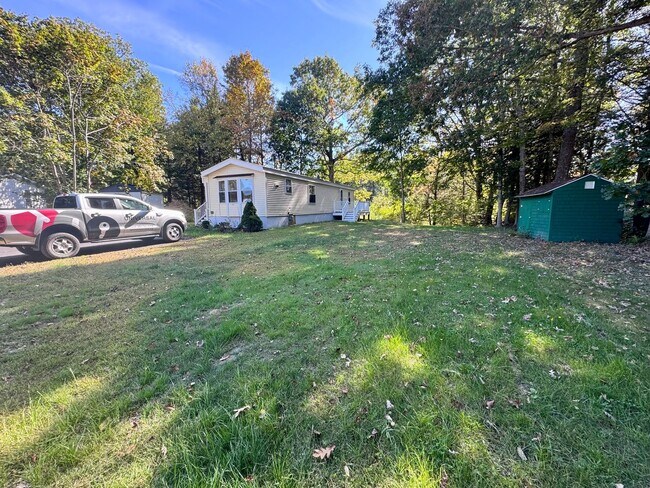 Foto del edificio - Renovated 2-bedroom Single Family in Dover, NH! | Heated Floors! | Washer/Dryer | Large Backyard ...