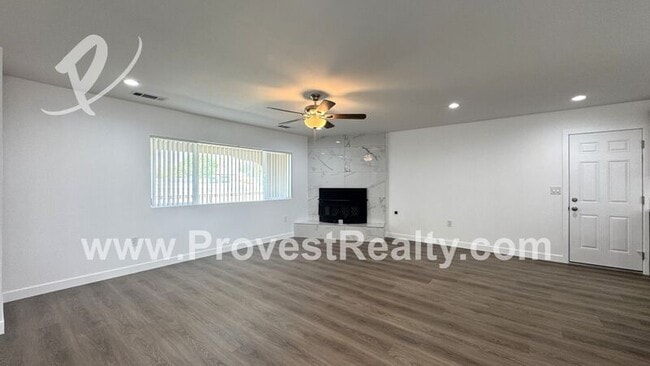 Building Photo - 9811 Arroyo Ave