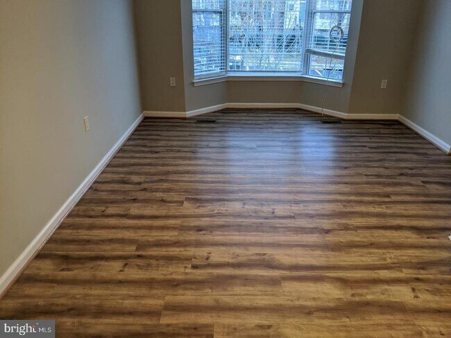 Foto del edificio - 2203 Montauk Dr