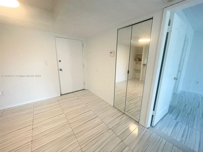 Foto del edificio - 8000 SW 149th Ave