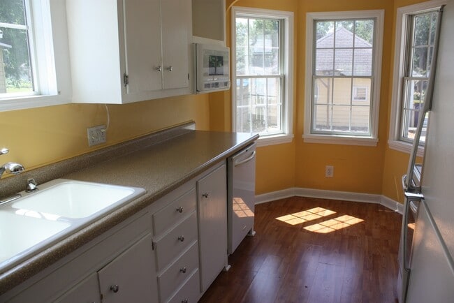 Building Photo - Adorable Home For Rent!