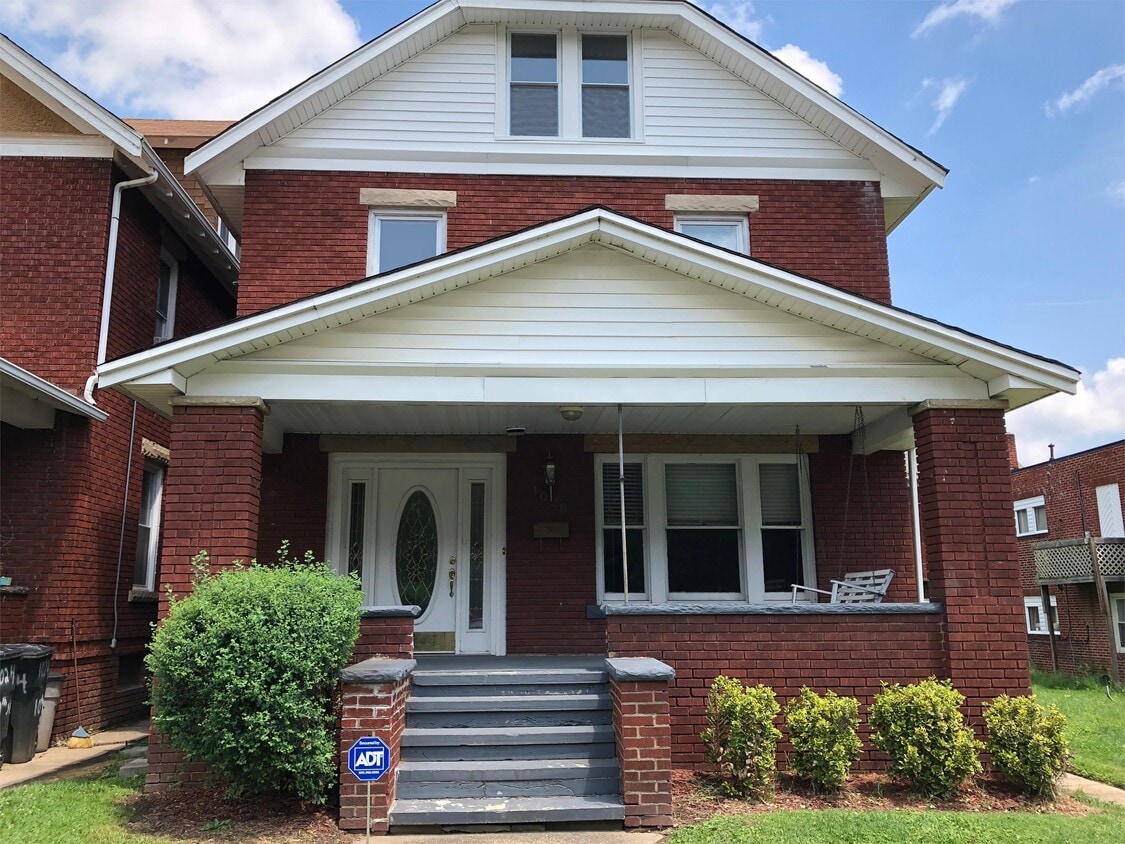 1028 10th St, Huntington, WV 25701 House Rental in Huntington, WV