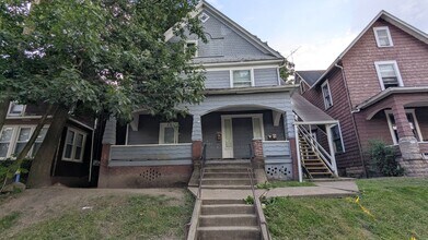 Building Photo - 916 6th St NW