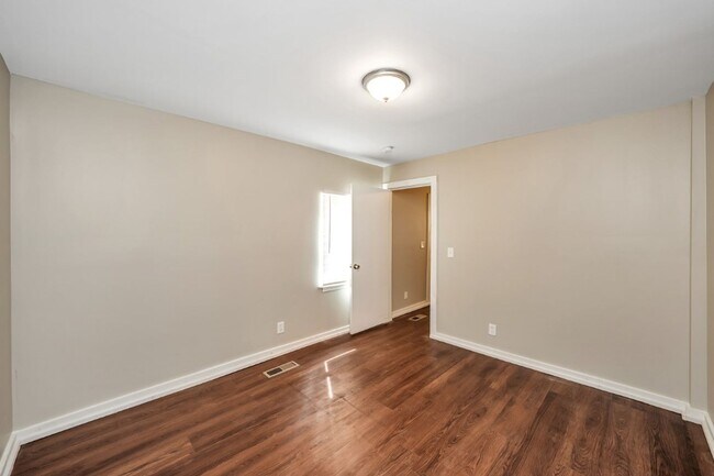 Foto del edificio - Cozy Childersburg Duplex! 2 Bed 1 Bath $75...
