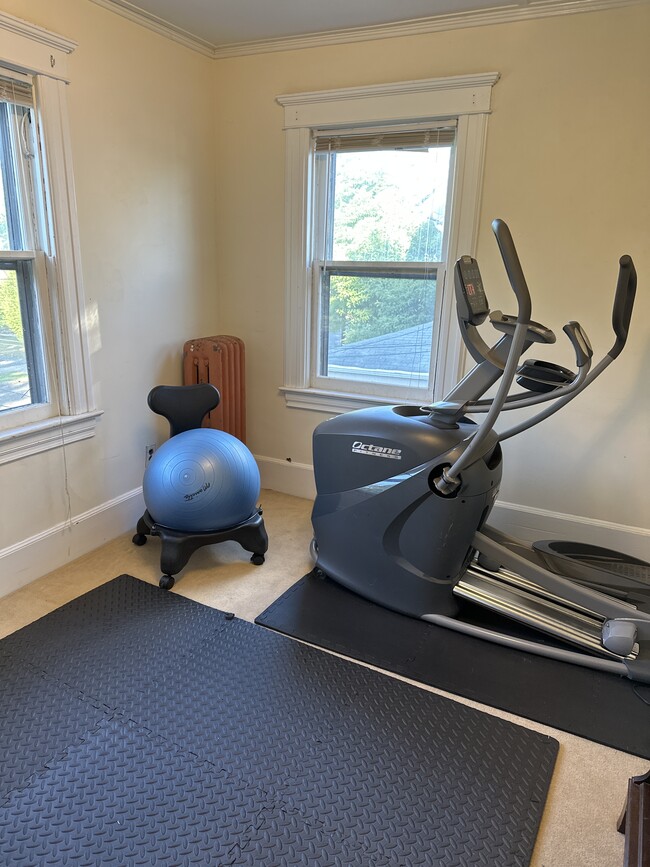 Building Photo - 18 Dayton Rd