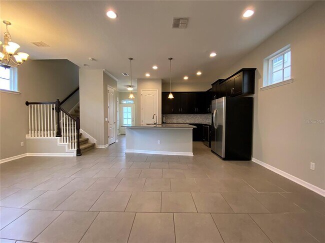Building Photo - 1597 Castile St