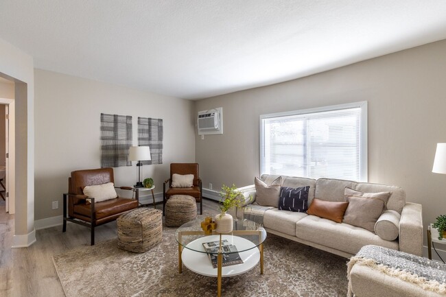 Building Photo - The Jefferson | Renovated 2-Bedroom