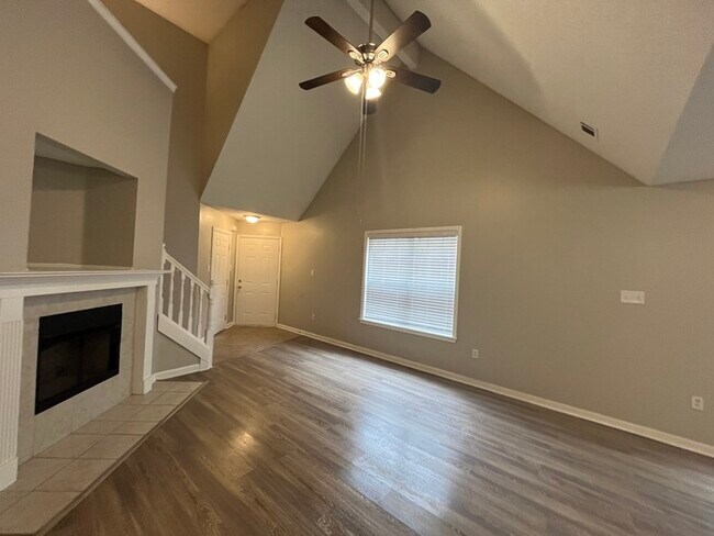 Foto del edificio - 1483 Estacada Way