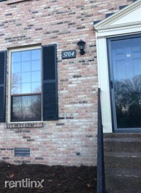 Foto principal - 2 br, 1.5 bath Townhome - 5704 Stone Brook Dr