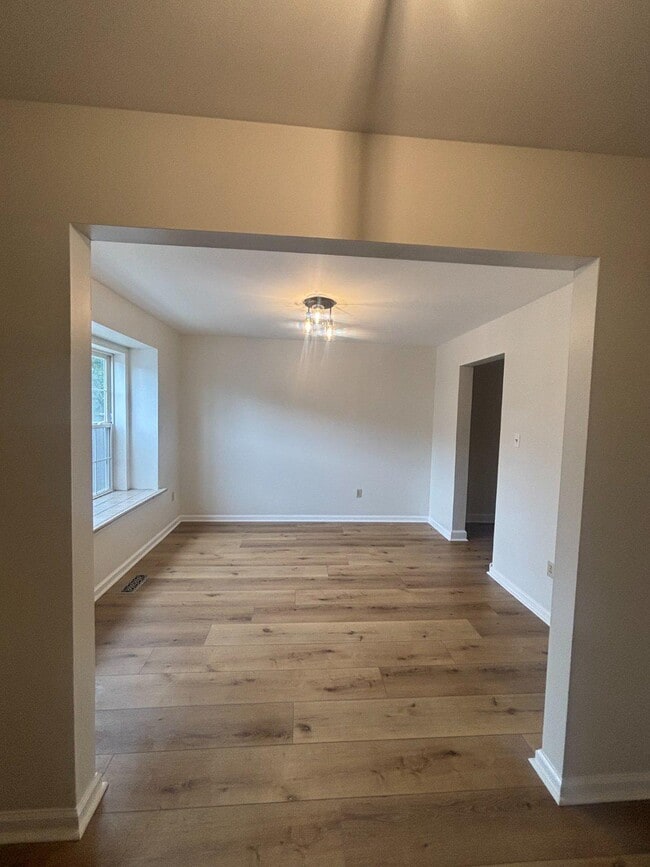 Building Photo - 4220 Elm Ct