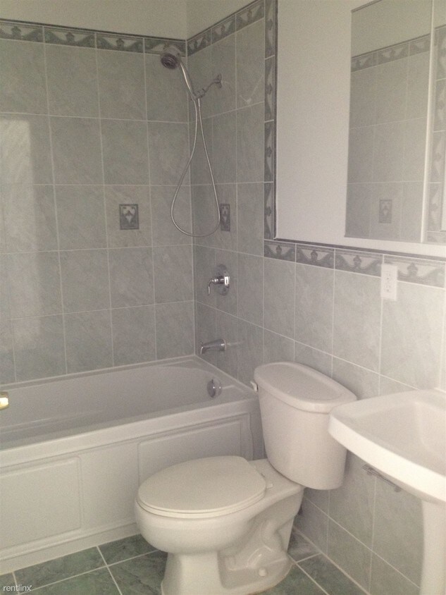 2 br, 1 bath - 111 Hutton St - 2 br, 1 bath  - 111 Hutton St