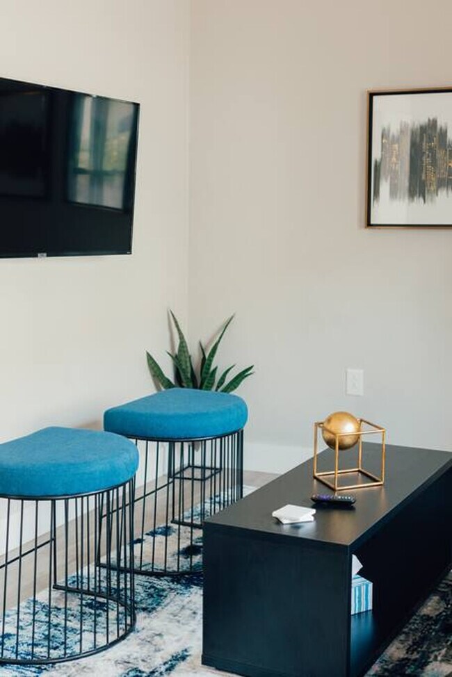 Building Photo - 202 E Main St