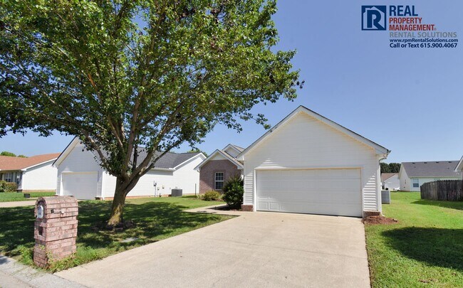 Building Photo - Adorable 3bd 2ba home in Evergreen Farms! Attached garage and fenced in back yard!