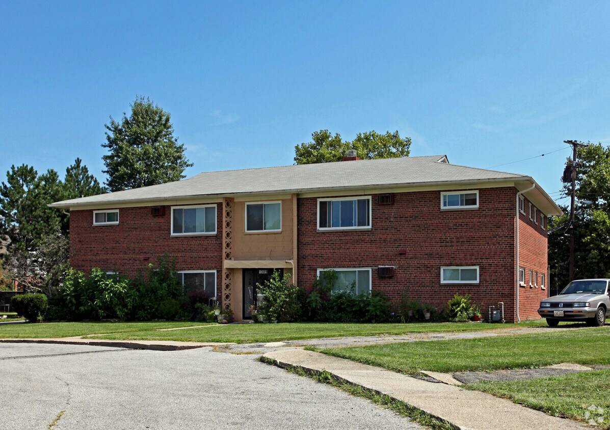 Primary Photo - 13621 Bellaire Rd