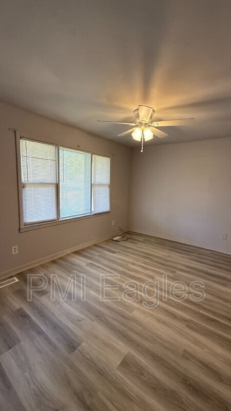 Foto del edificio - 916 Southside Rd