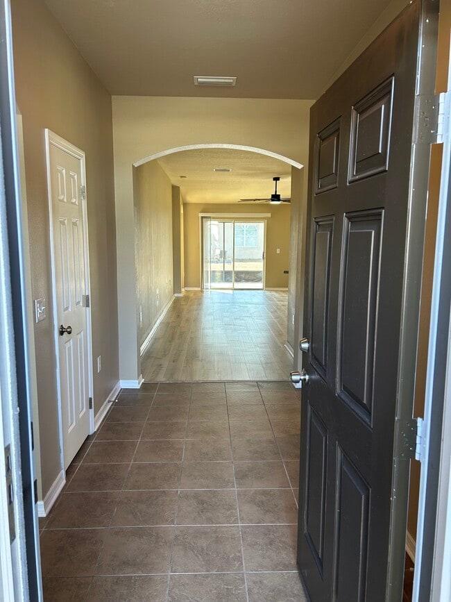 Entrada - 11543 Tangle Creek Blvd