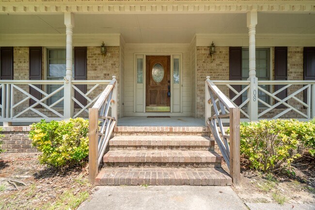 Building Photo - 1608 Piney Creek Pl