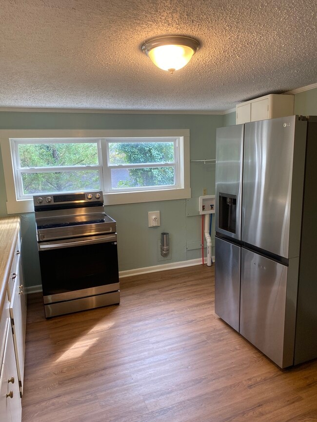 Foto del edificio - 4004 Luwana Ln