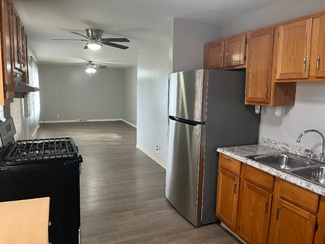 Building Photo - 2303 St Francis Ave